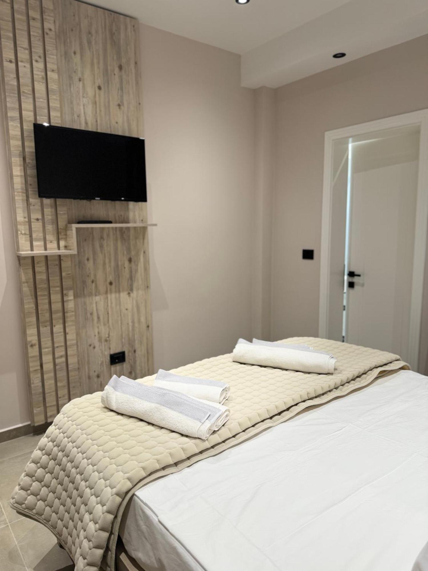 Hotel Kseal Përmet 外观 照片