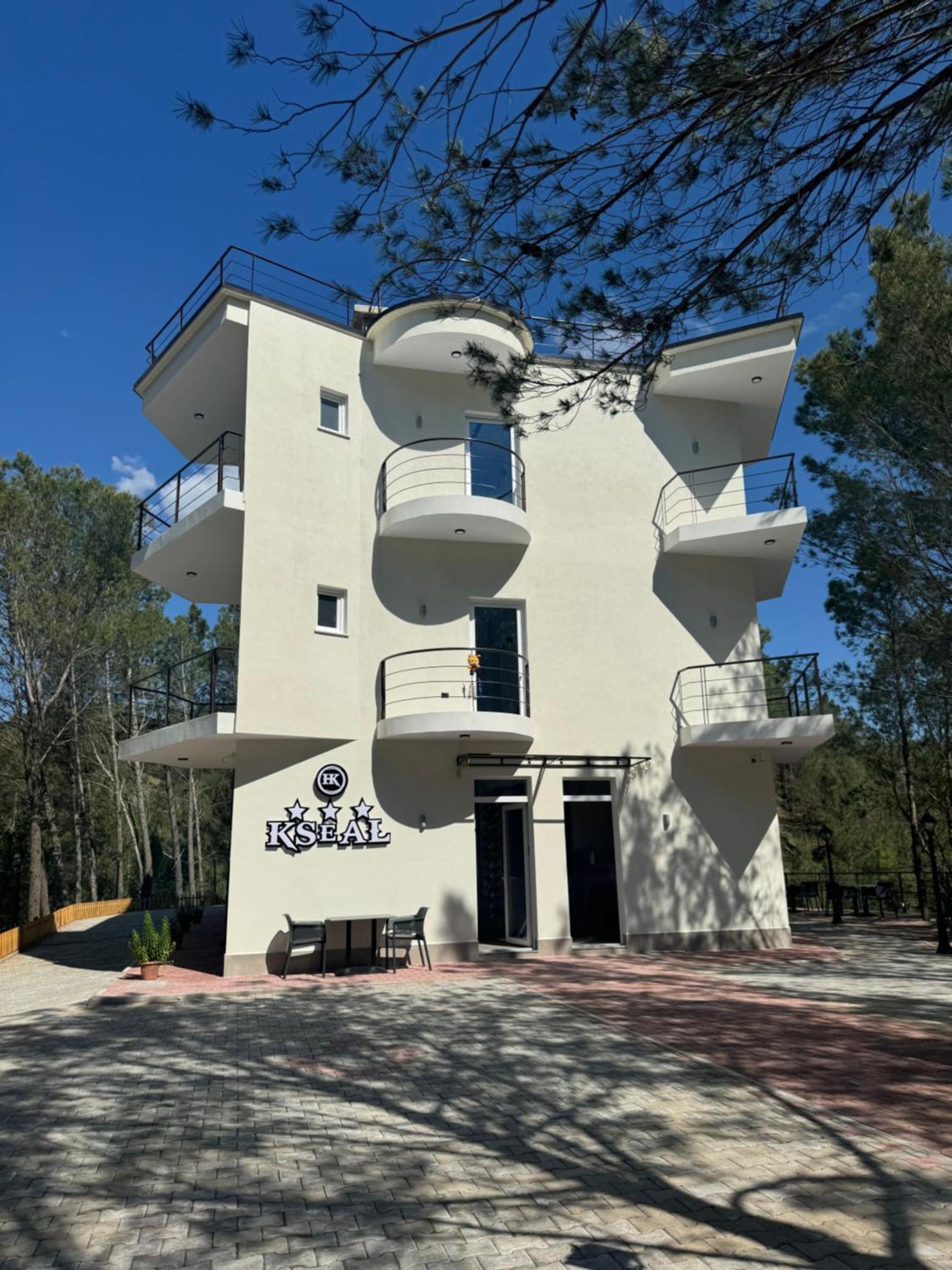 Hotel Kseal Përmet 外观 照片