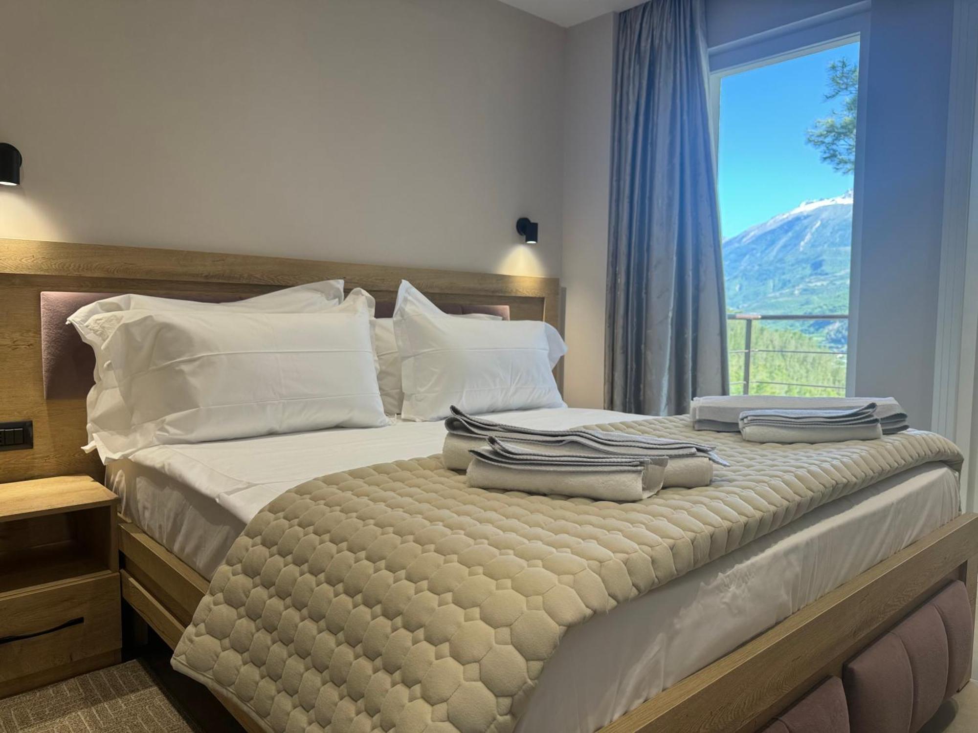 Hotel Kseal Përmet 外观 照片