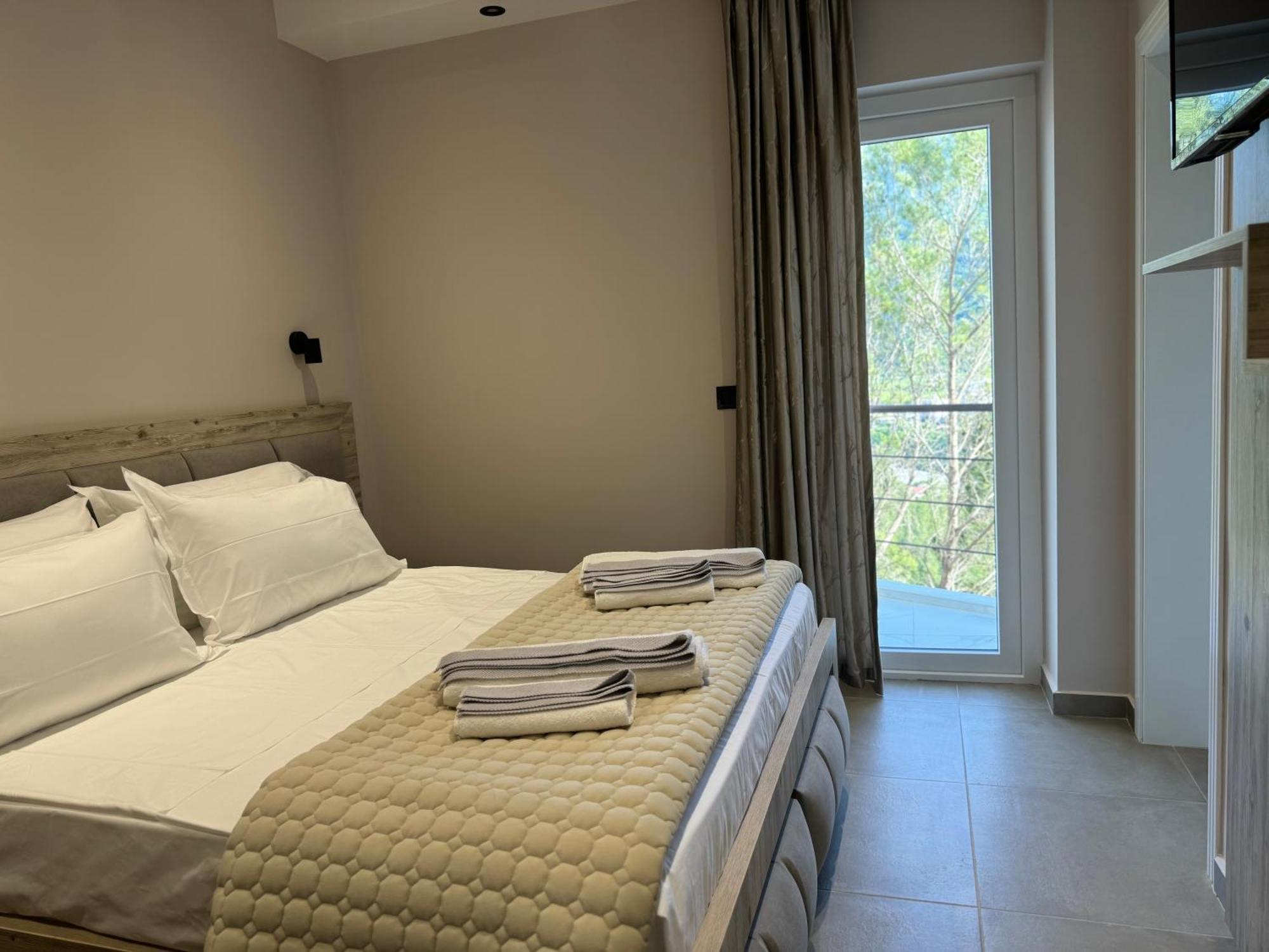 Hotel Kseal Përmet 外观 照片