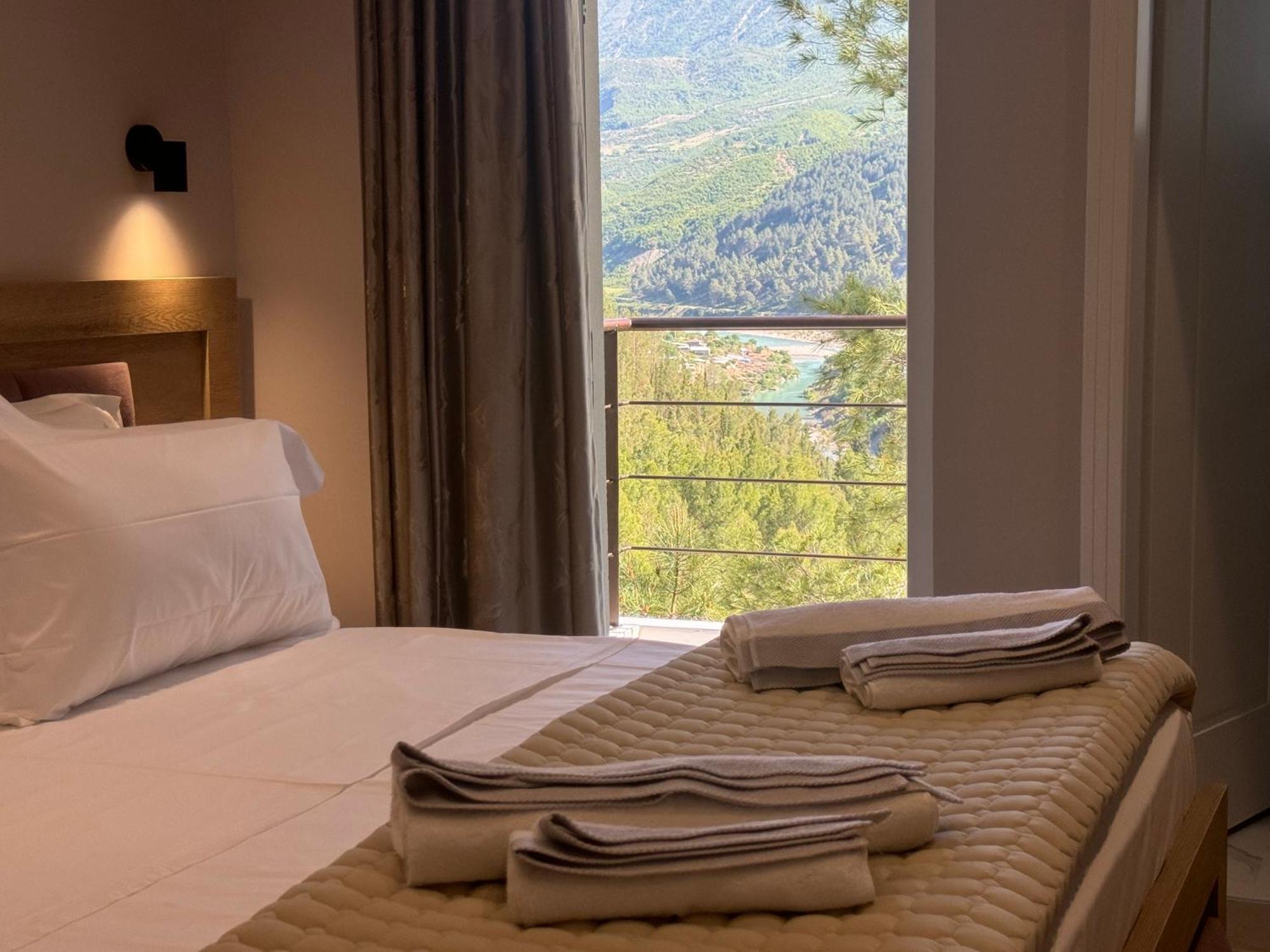 Hotel Kseal Përmet 外观 照片