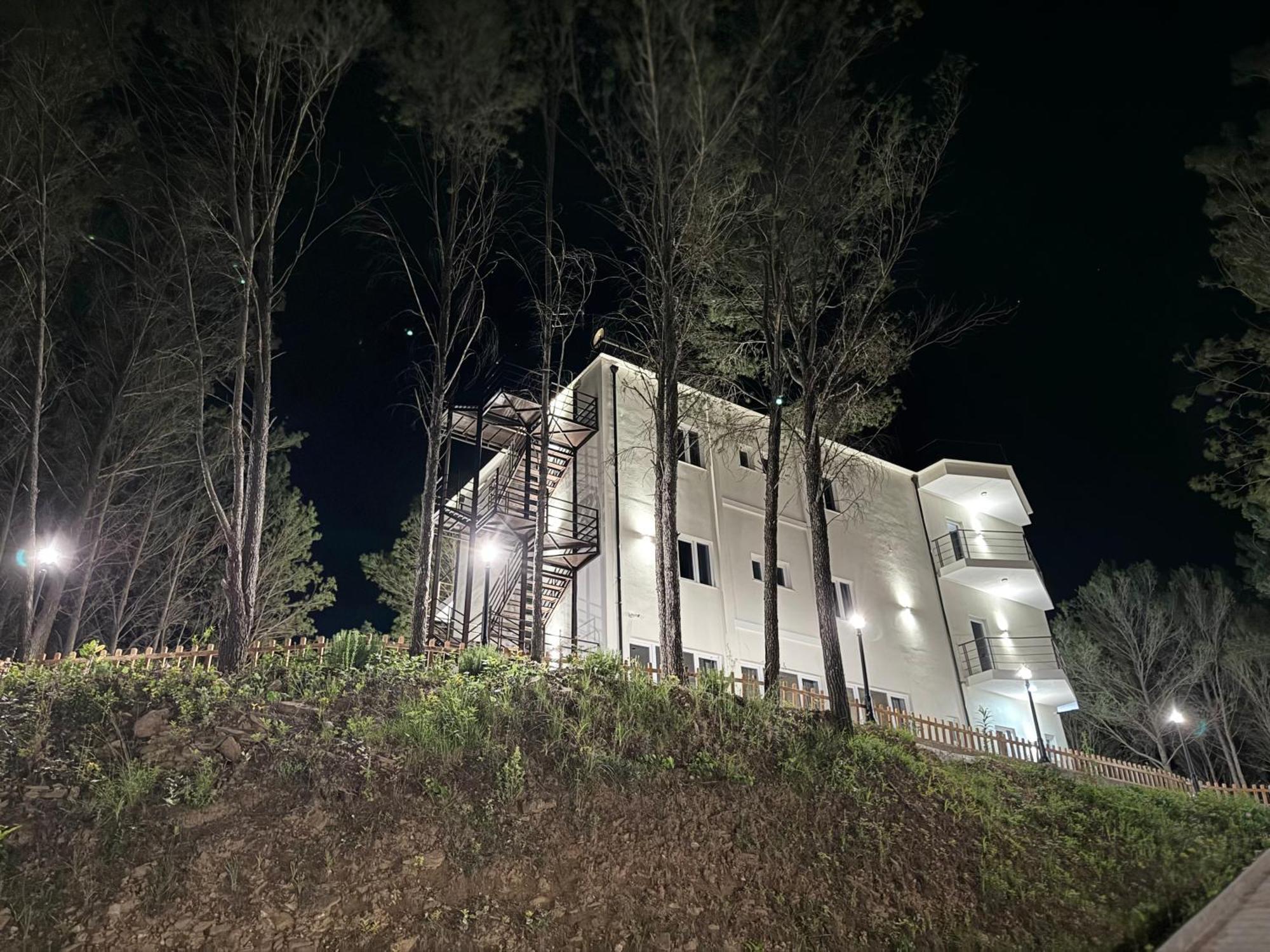 Hotel Kseal Përmet 外观 照片
