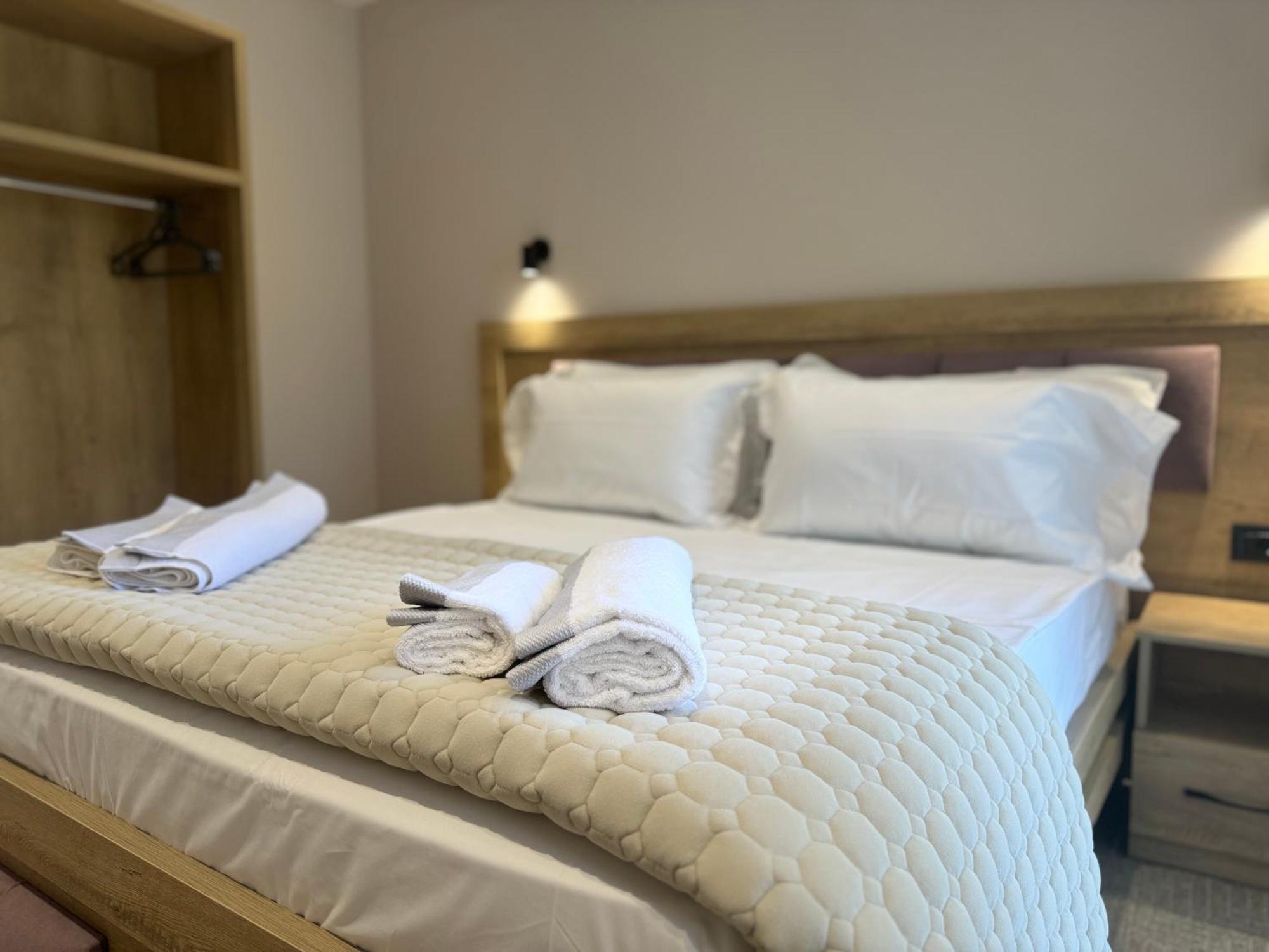 Hotel Kseal Përmet 外观 照片